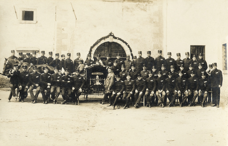 Pgds stična ob prevzemu motorne brizgalne Rosenbauer leta 1929